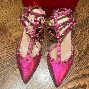 Valentino Garavani Rock Stud Kitten Heel